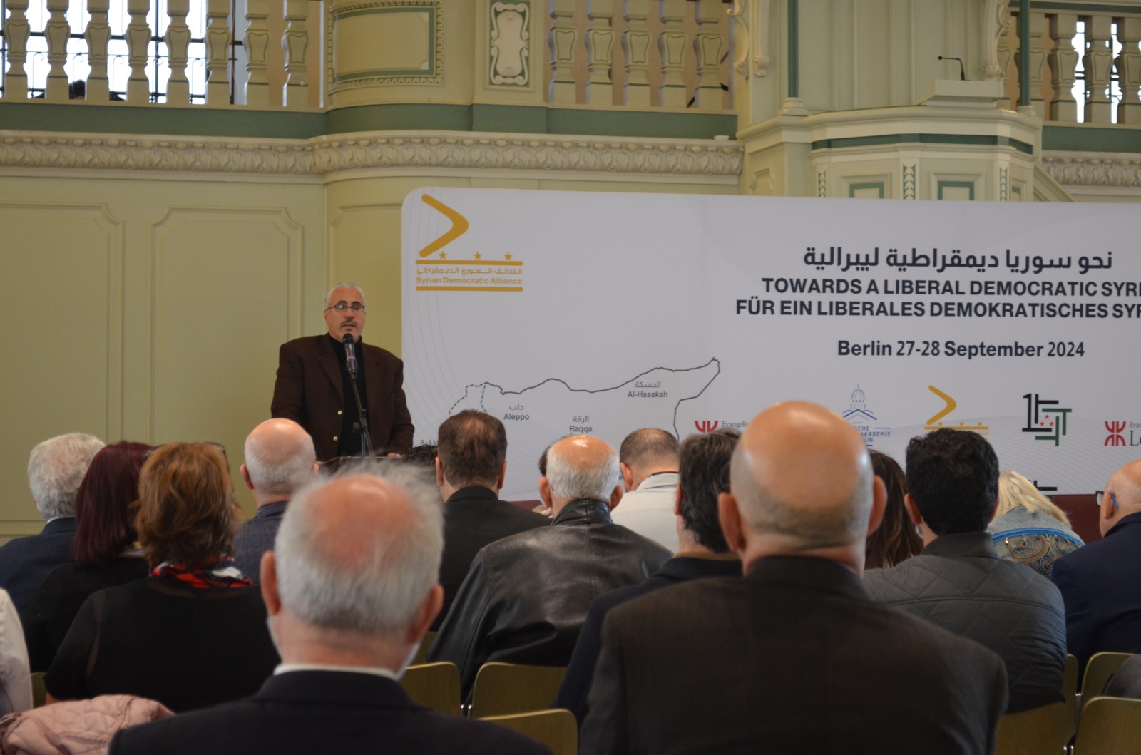 Read more about the article البيان الختامي.. التحالف السوري الديمقراطي يكثف تواصله مع القوى الفاعلة على الصعيدين الداخلي والدولي